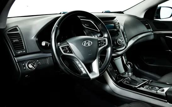 Hyundai i40 2.00 автоматическая, фото №1