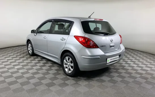 Nissan Tiida 1.60 механика, фото №1