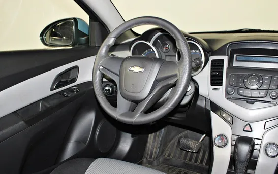 Chevrolet Cruze 1.60 автоматическая, фото №1