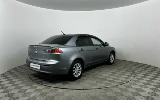 Mitsubishi Lancer 1.60 механика, фото №1