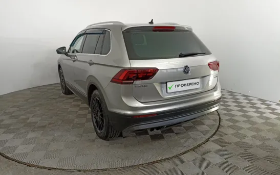 Volkswagen Tiguan 2.00 робот, фото №1