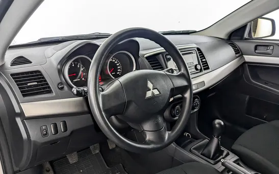 Mitsubishi Lancer 1.60 механика, фото №1