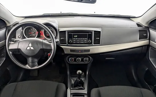 Mitsubishi Lancer 1.60 механика, фото №1