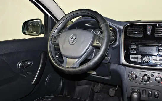 Renault Logan 1.60 механика, фото №1